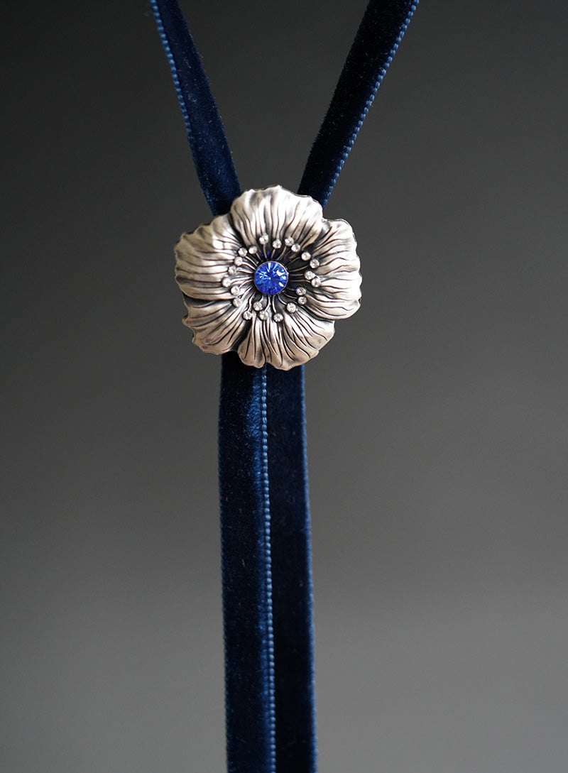 Artical Heart Flower Bolo Tie