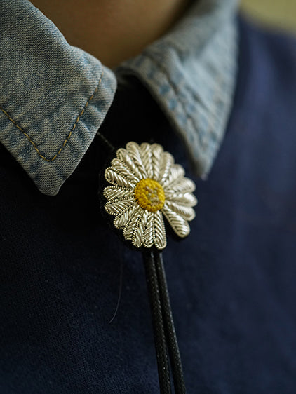 Artical Heart Daisy Bolo Tie