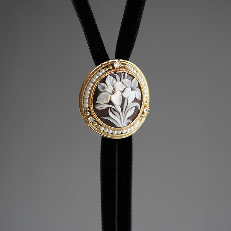 "Lily" Italian Cameo Bolo Tie - Handcrafted Shell Cameo Velvet Choker Necklace with Pearls