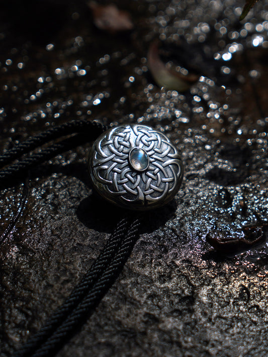 CELTIC KNOT S999 Silver inlaid with Moonstone Bolo Tie