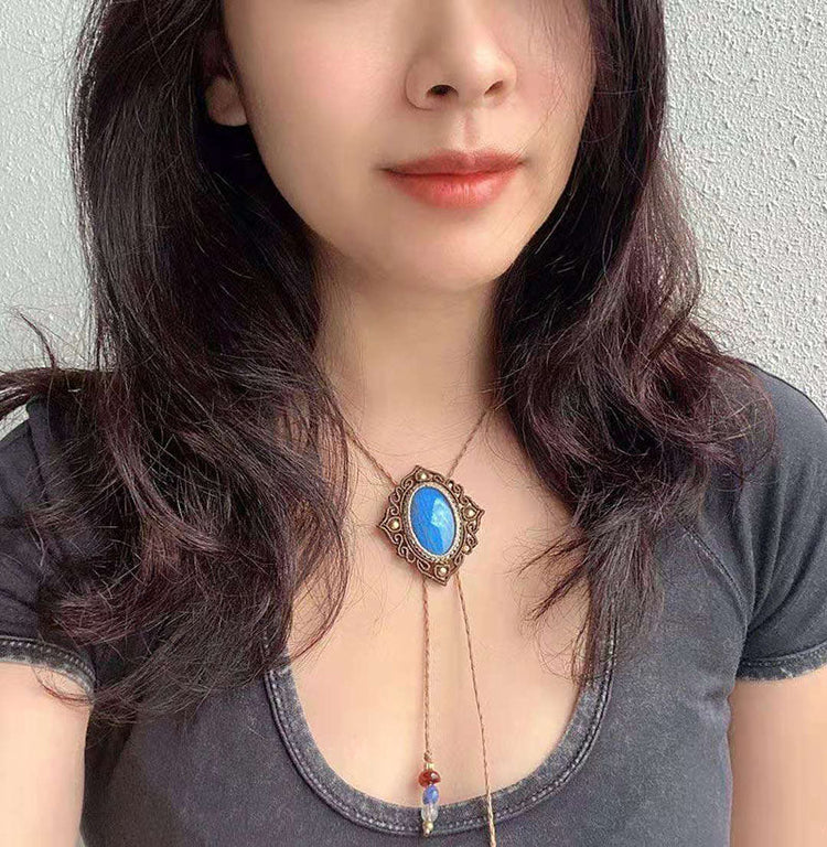 Artisanal Macramé with Natural Stone