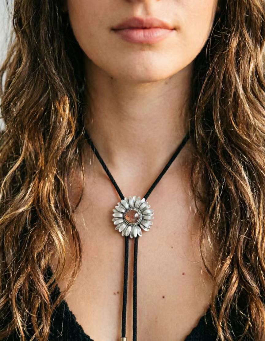 Artical Heart “Wild Spirit” African Gerbera：S999 Silver with Strawberry Quartz Bolo Tie