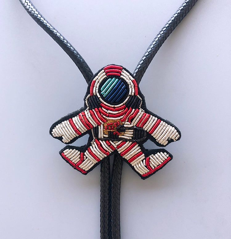 The Interstellar Drifter：Zardosi Hand-Embroidered Astronaut Bolo Tie