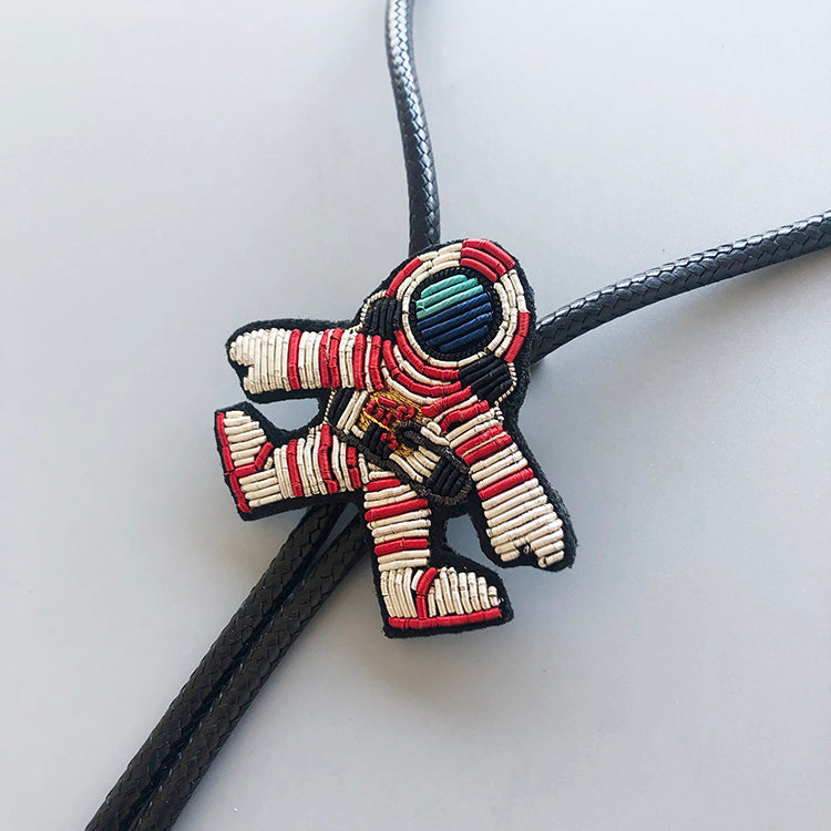 The Interstellar Drifter：Zardosi Hand-Embroidered Astronaut Bolo Tie