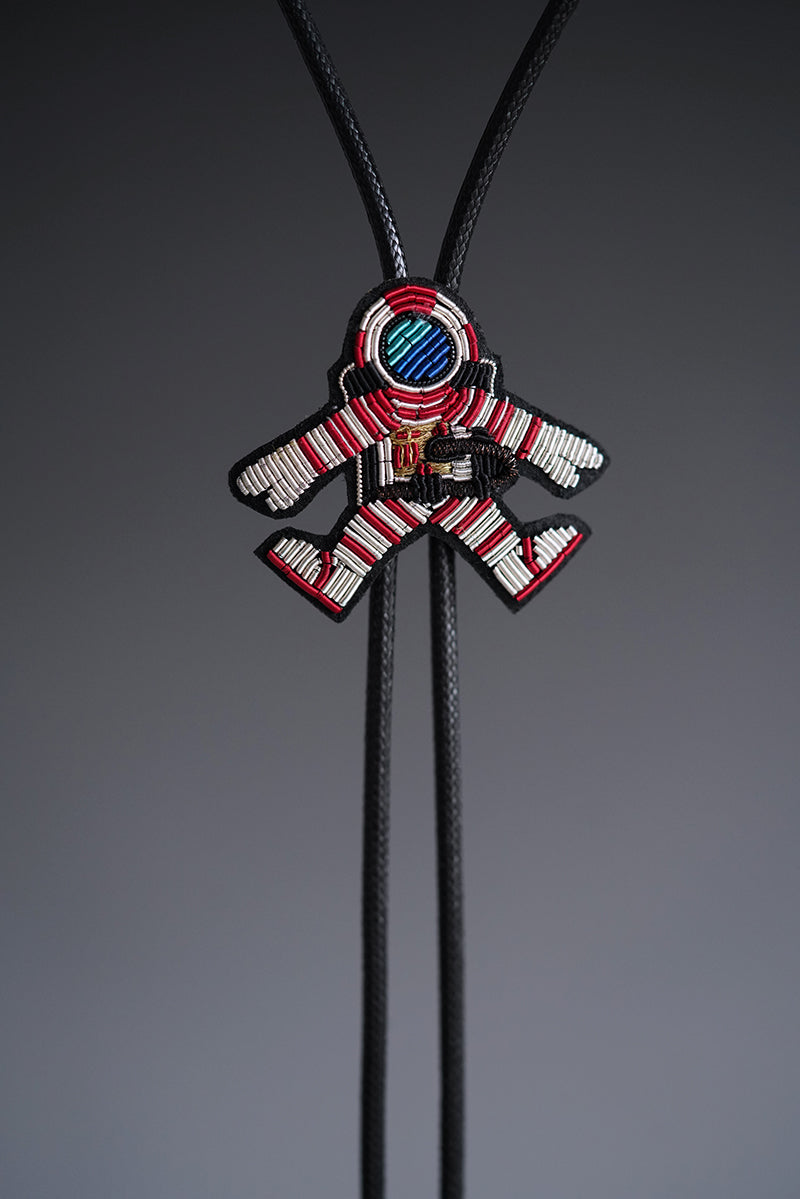 The Interstellar Drifter：Zardosi Hand-Embroidered Astronaut Bolo Tie