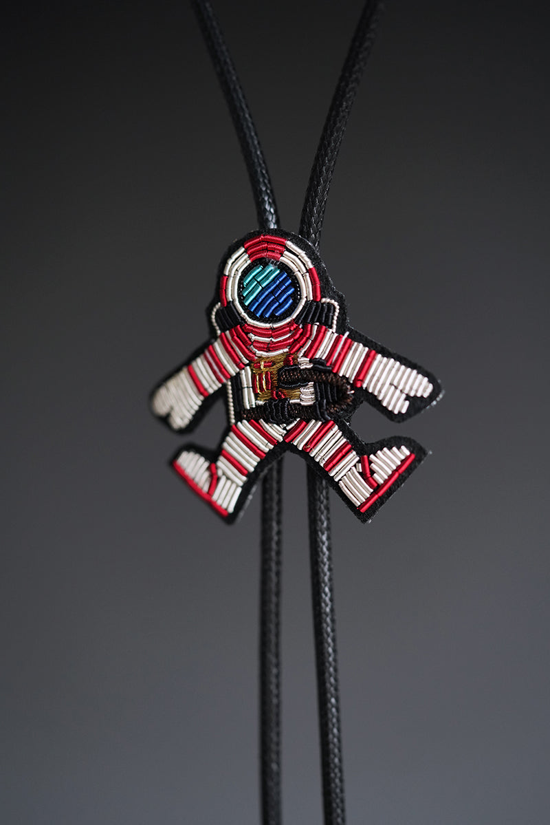 The Interstellar Drifter：Zardosi Hand-Embroidered Astronaut Bolo Tie