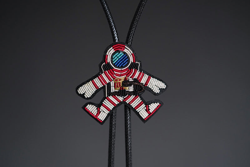 The Interstellar Drifter：Zardosi Hand-Embroidered Astronaut Bolo Tie