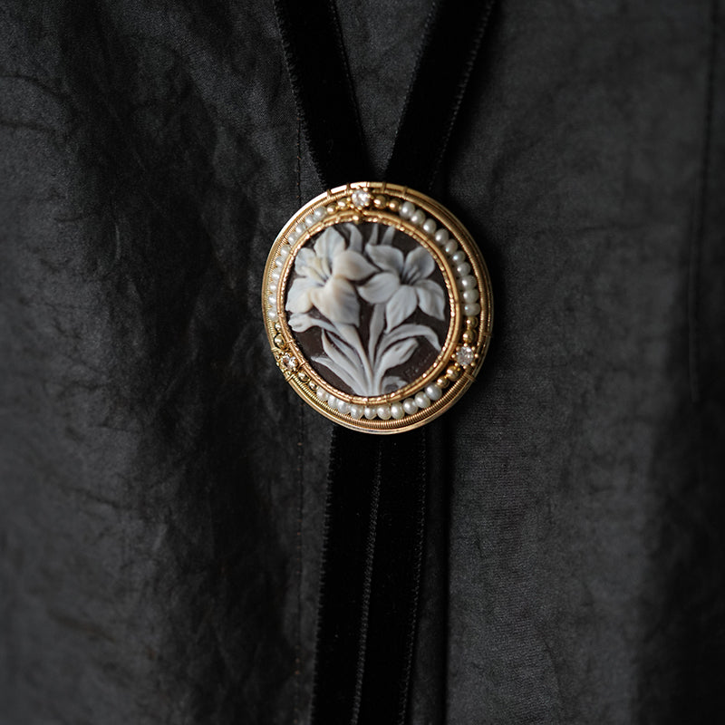 "Lily" Italian Cameo Bolo Tie - Handcrafted Shell Cameo Velvet Choker Necklace with Pearls