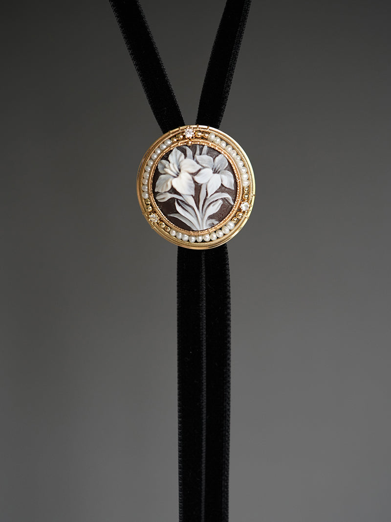 "Lily" Italian Cameo Bolo Tie - Handcrafted Shell Cameo Velvet Choker Necklace with Pearls