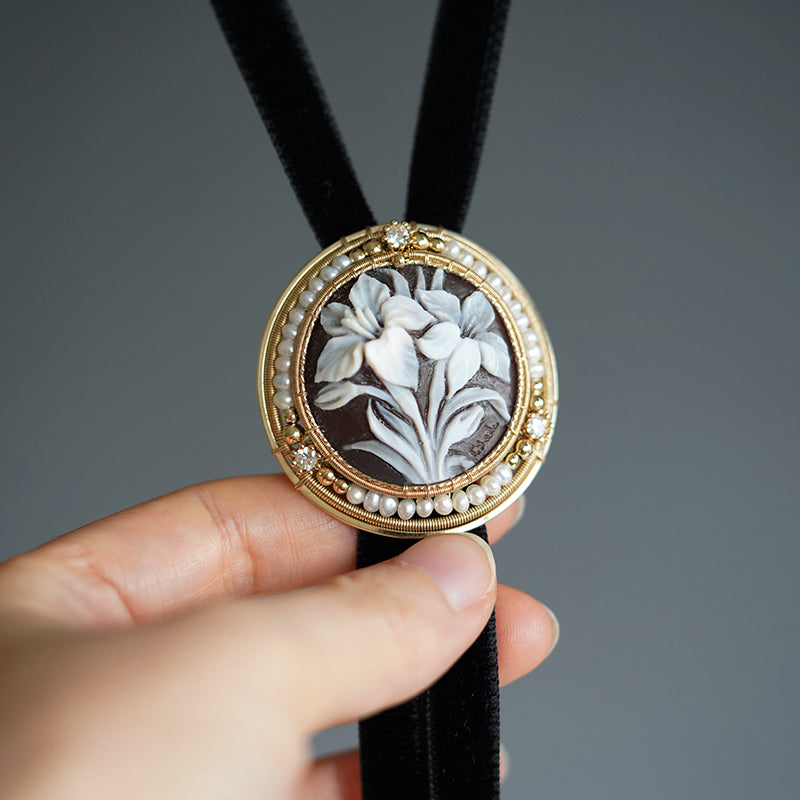 "Lily" Italian Cameo Bolo Tie - Handcrafted Shell Cameo Velvet Choker Necklace with Pearls