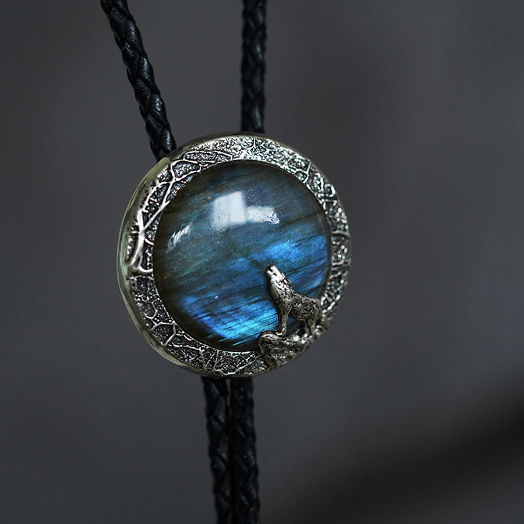 The Shadowwood Howl · S999 Fine Silver Wolf & Labradorite Bolo Tie