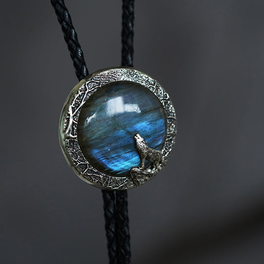The Shadowwood Howl · S999 Fine Silver Wolf & Labradorite Bolo Tie