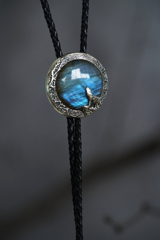 The Shadowwood Howl · S999 Fine Silver Wolf & Labradorite Bolo Tie