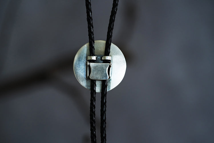 The Shadowwood Howl · S999 Fine Silver Wolf & Labradorite Bolo Tie