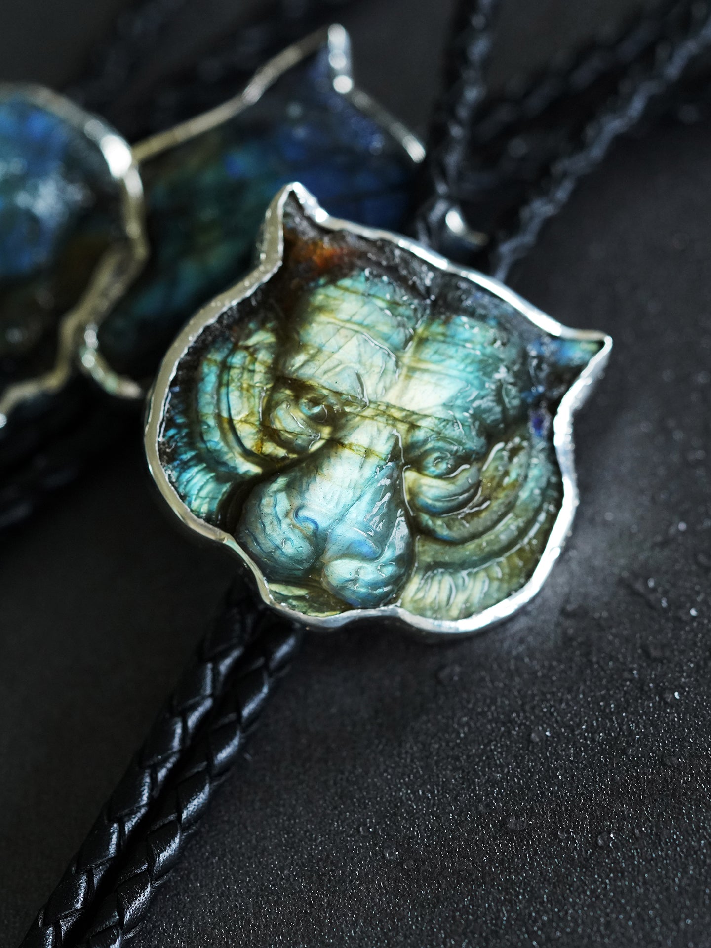 The Spectral Tiger · Hand-Carved Natural Labradorite & 925 Silver Bolo Tie