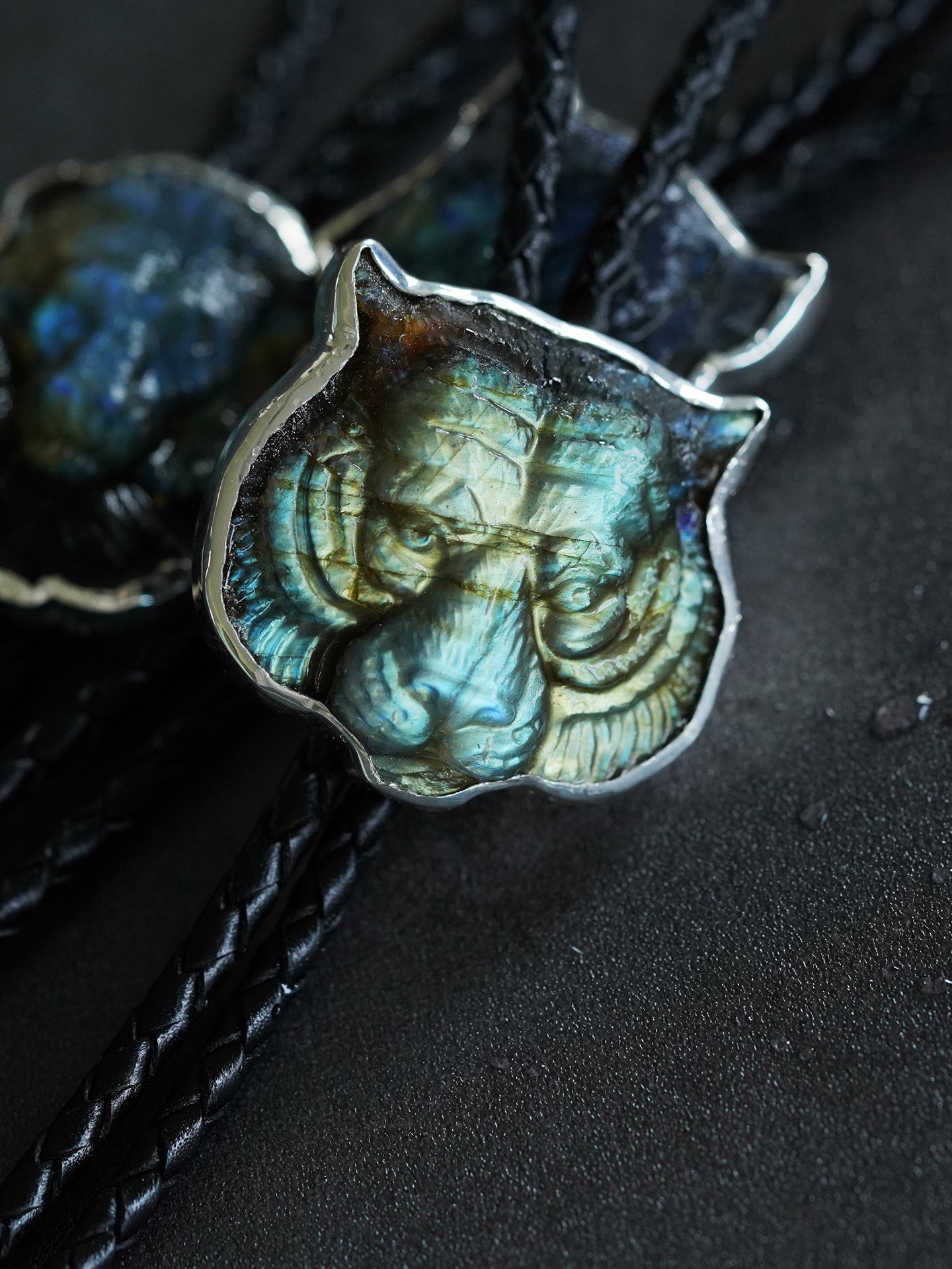 The Spectral Tiger · Hand-Carved Natural Labradorite & 925 Silver Bolo Tie