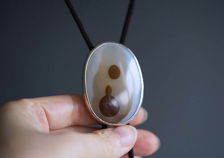 Universal Radiance：S925 Silver with Ocean Chalcedony Bolo Tie