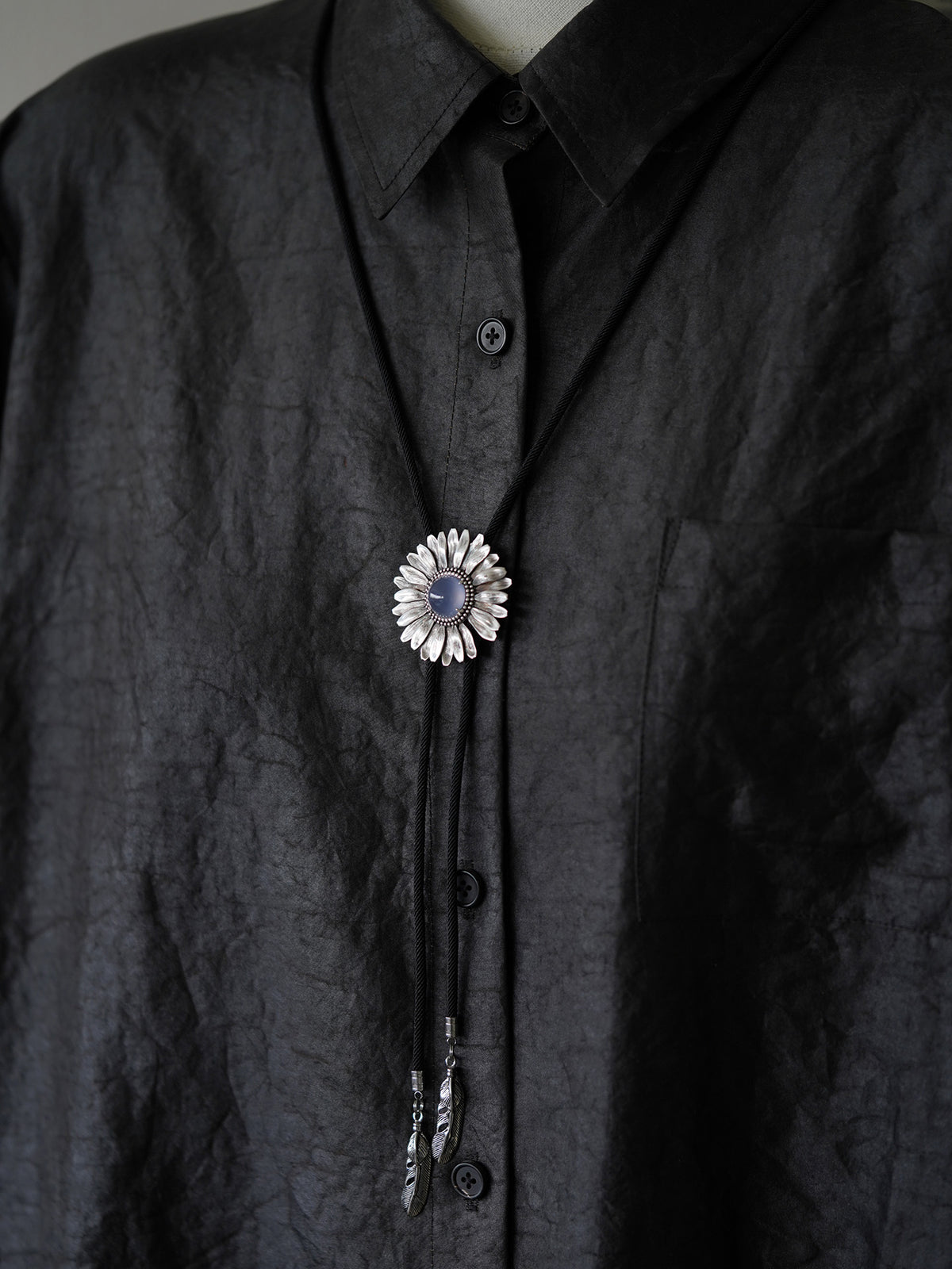 Artical Heart Daisy: Artisanal S999 Fine Silver Blue Agate Artifact Bolo Tie